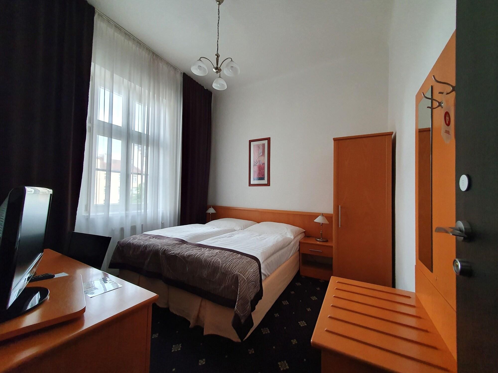 Hotel Máchova Praga Exterior foto